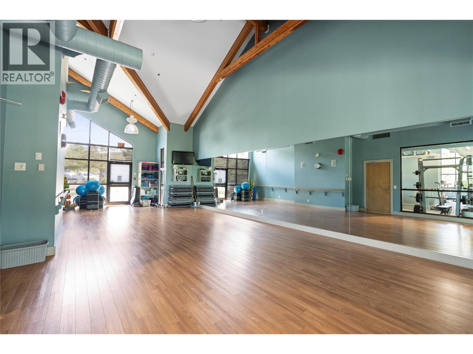  501 Vardon Lane, Vernon