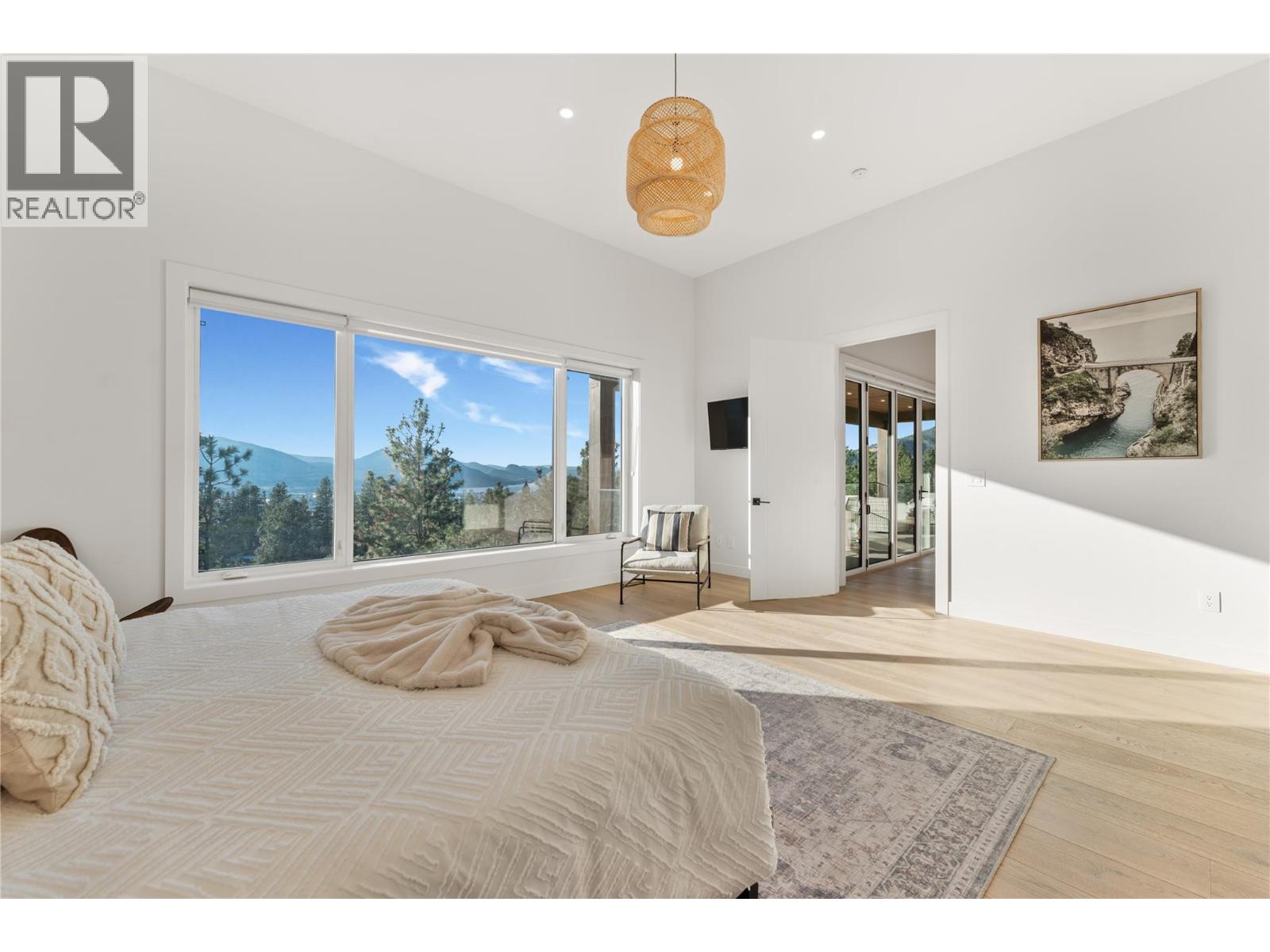 2703 HAWTHORN Drive, Penticton