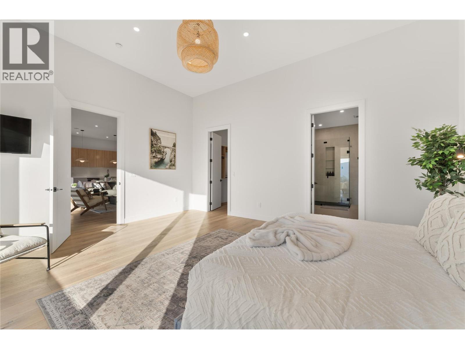 2703 HAWTHORN Drive, Penticton