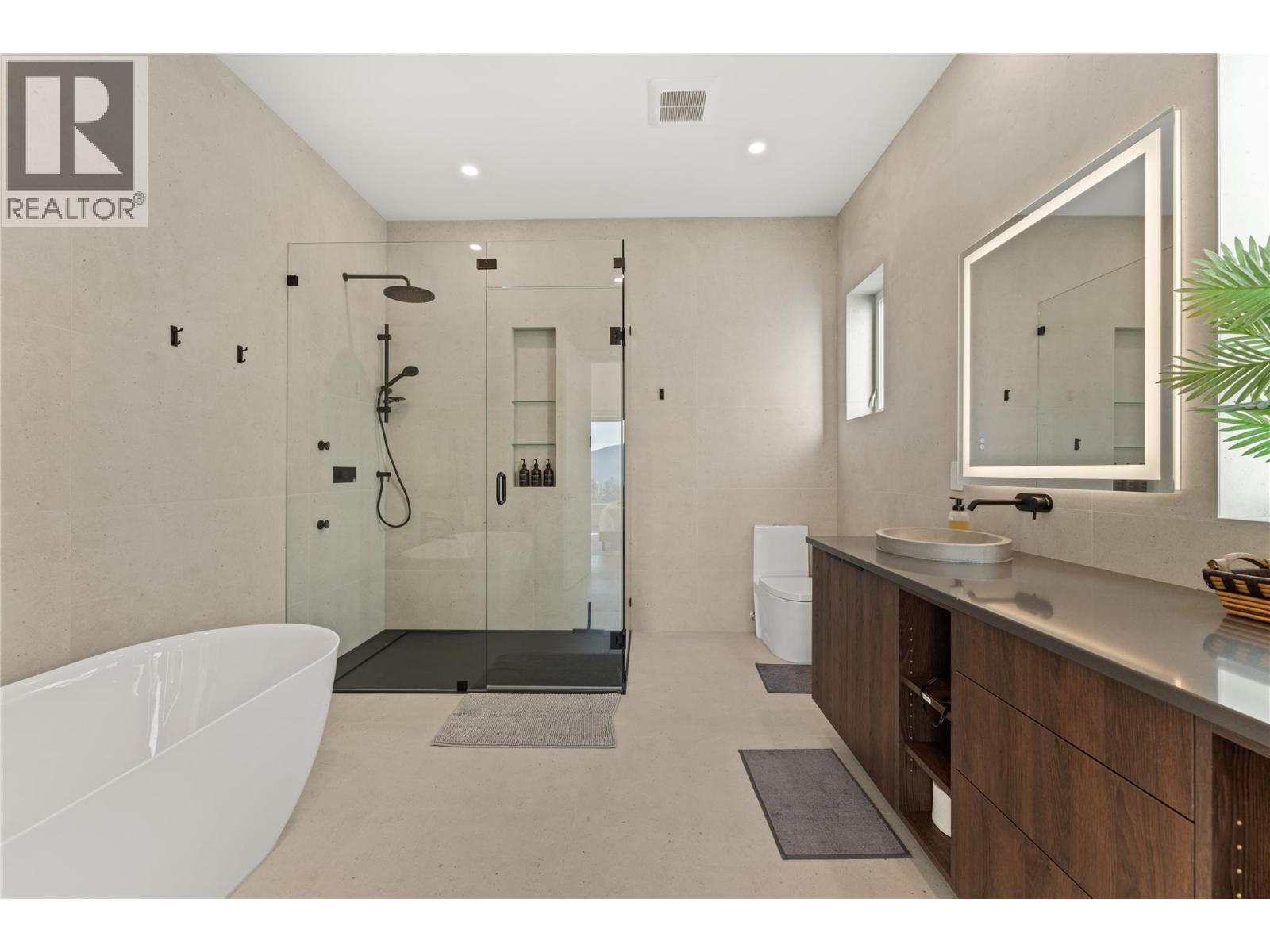 2703 HAWTHORN Drive, Penticton