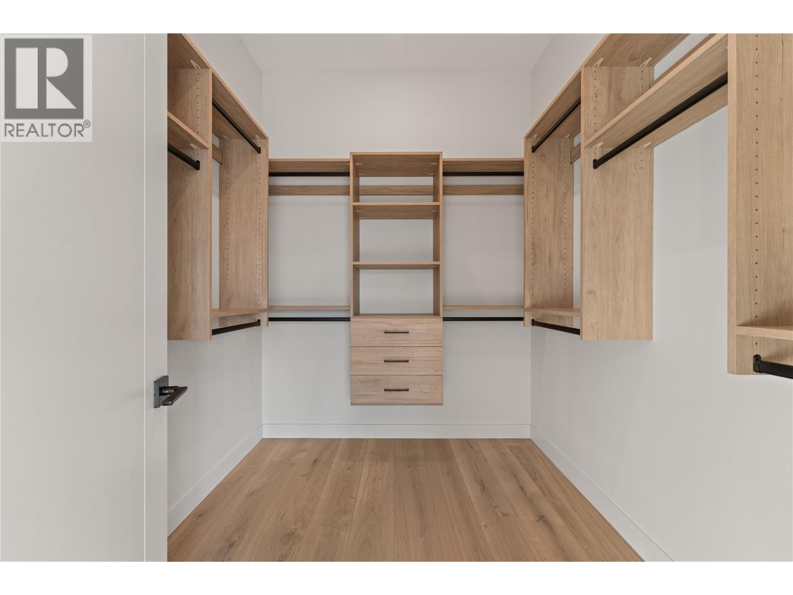 2703 HAWTHORN Drive, Penticton