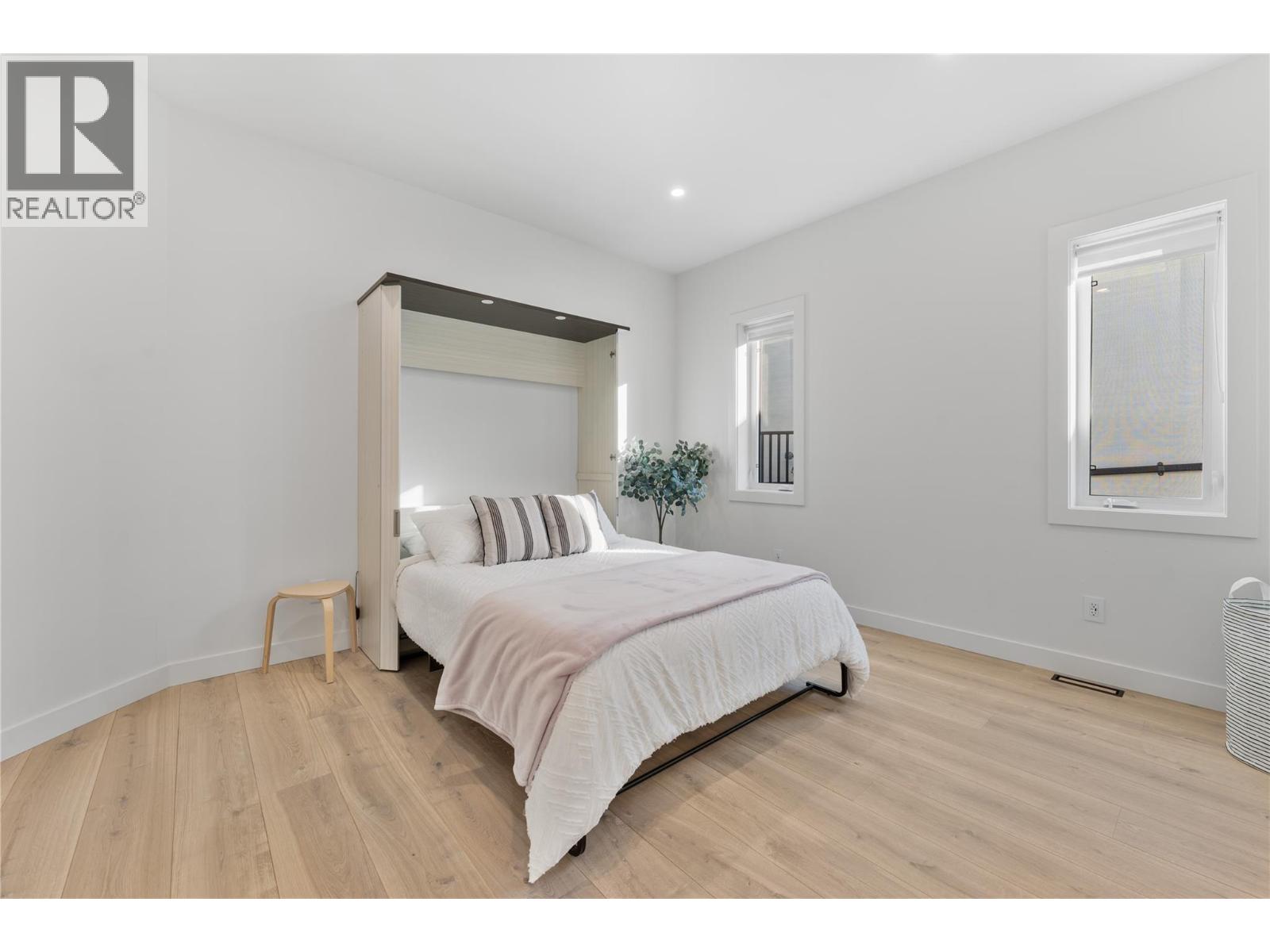 2703 HAWTHORN Drive, Penticton