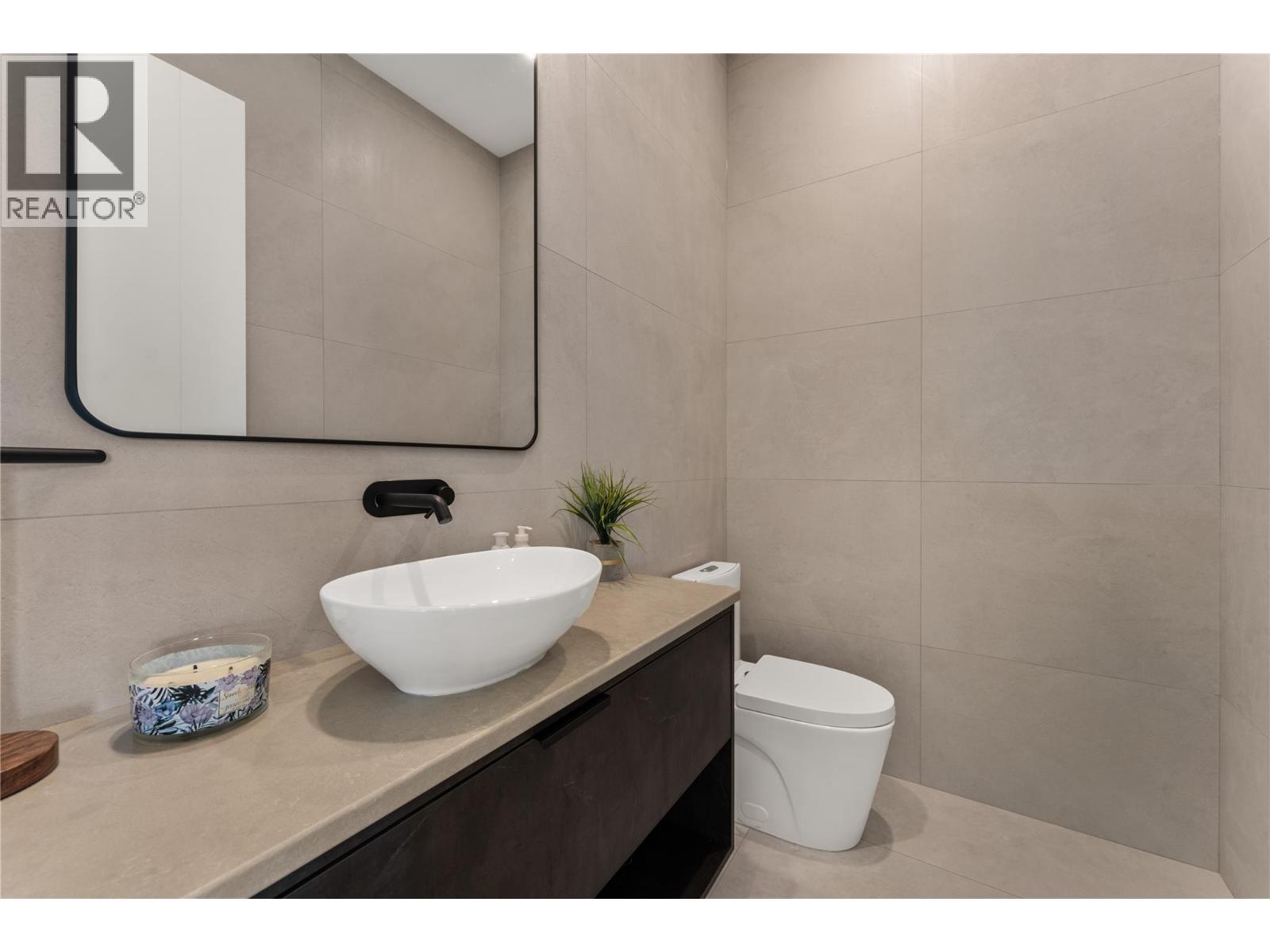 2703 HAWTHORN Drive, Penticton