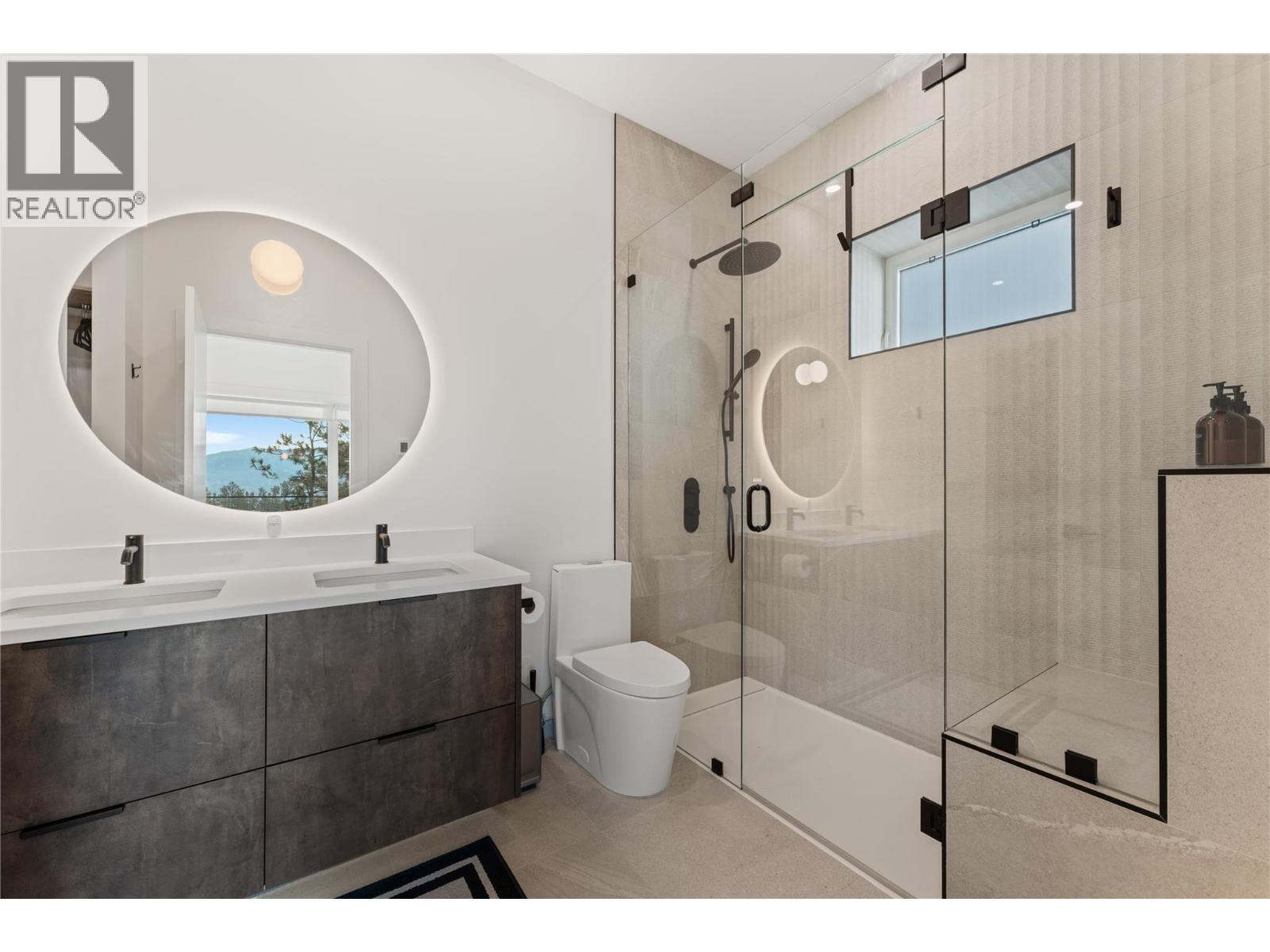2703 HAWTHORN Drive, Penticton