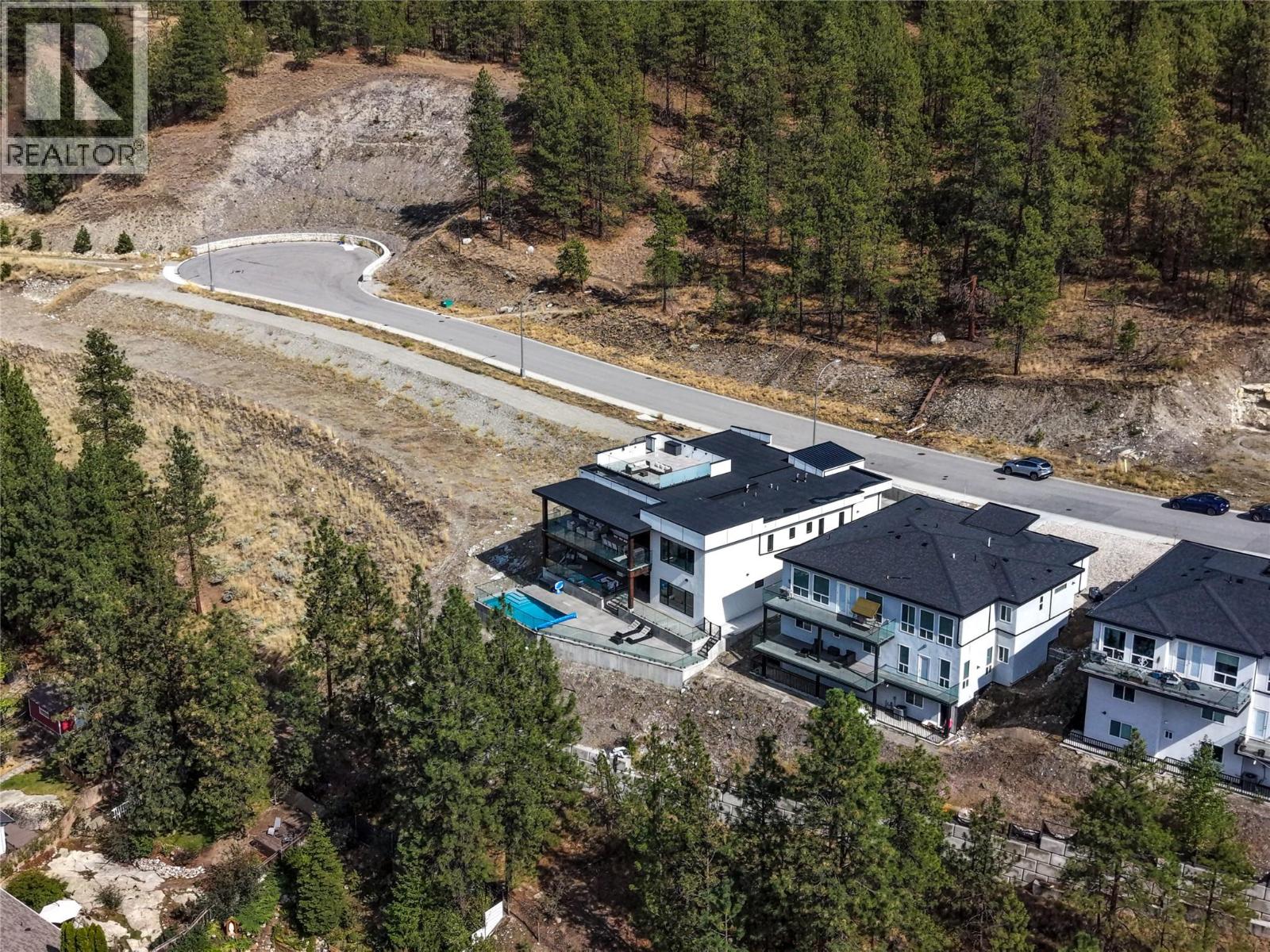 2703 HAWTHORN Drive, Penticton