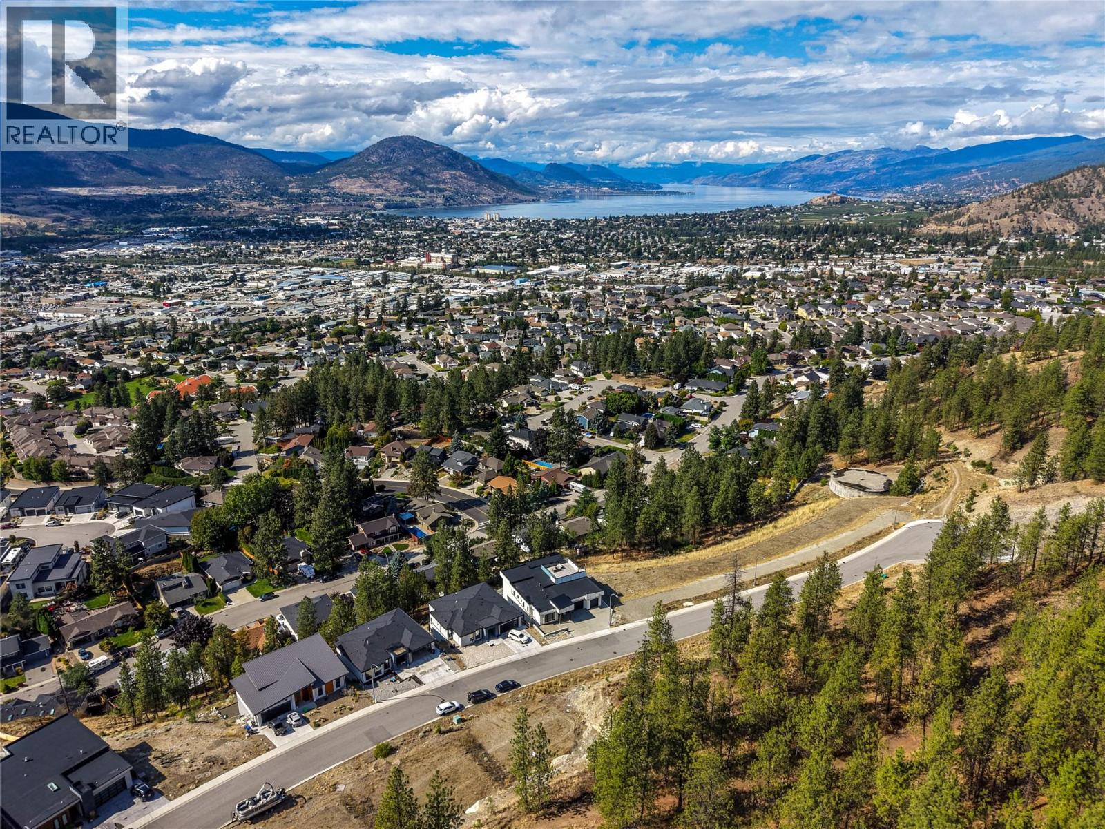 2703 HAWTHORN Drive, Penticton