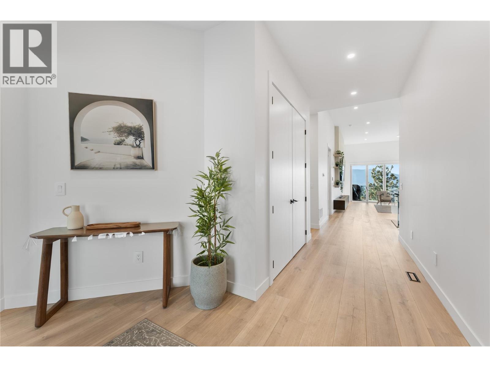 2703 HAWTHORN Drive, Penticton