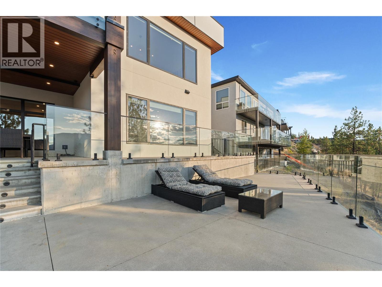 2703 HAWTHORN Drive, Penticton
