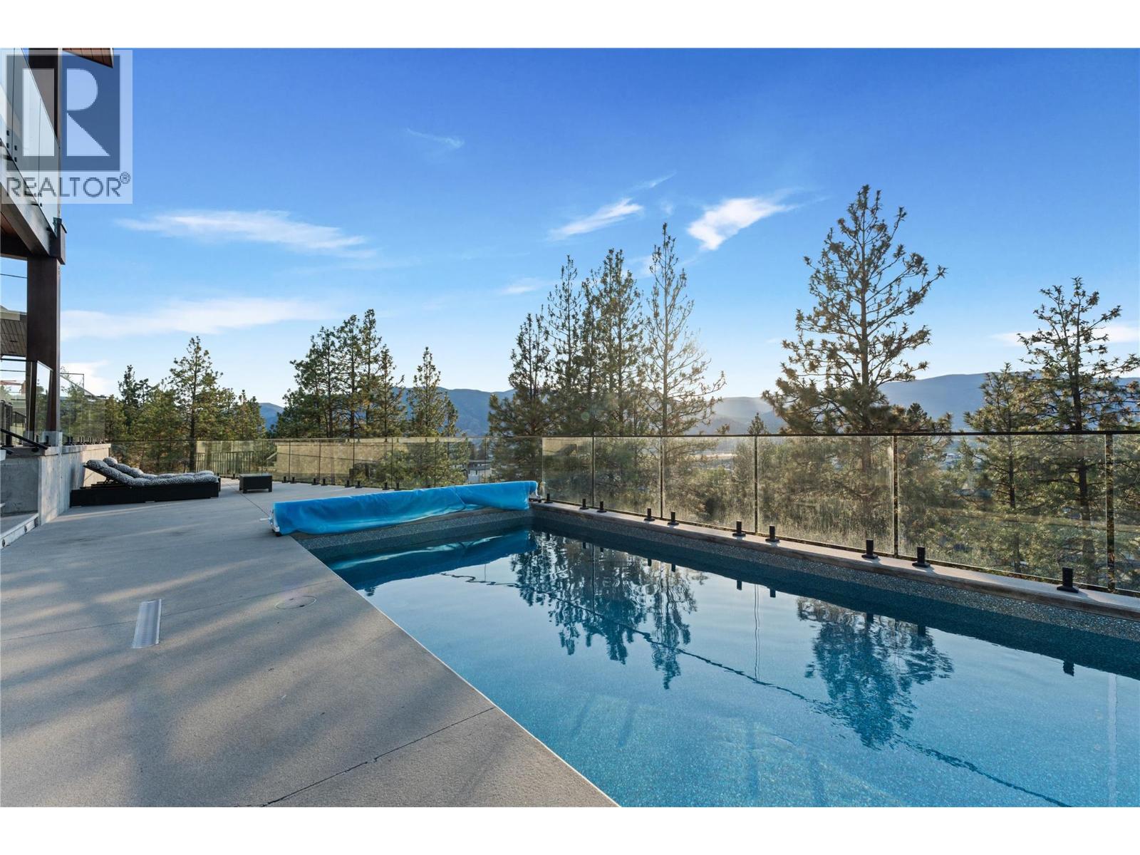 2703 HAWTHORN Drive, Penticton