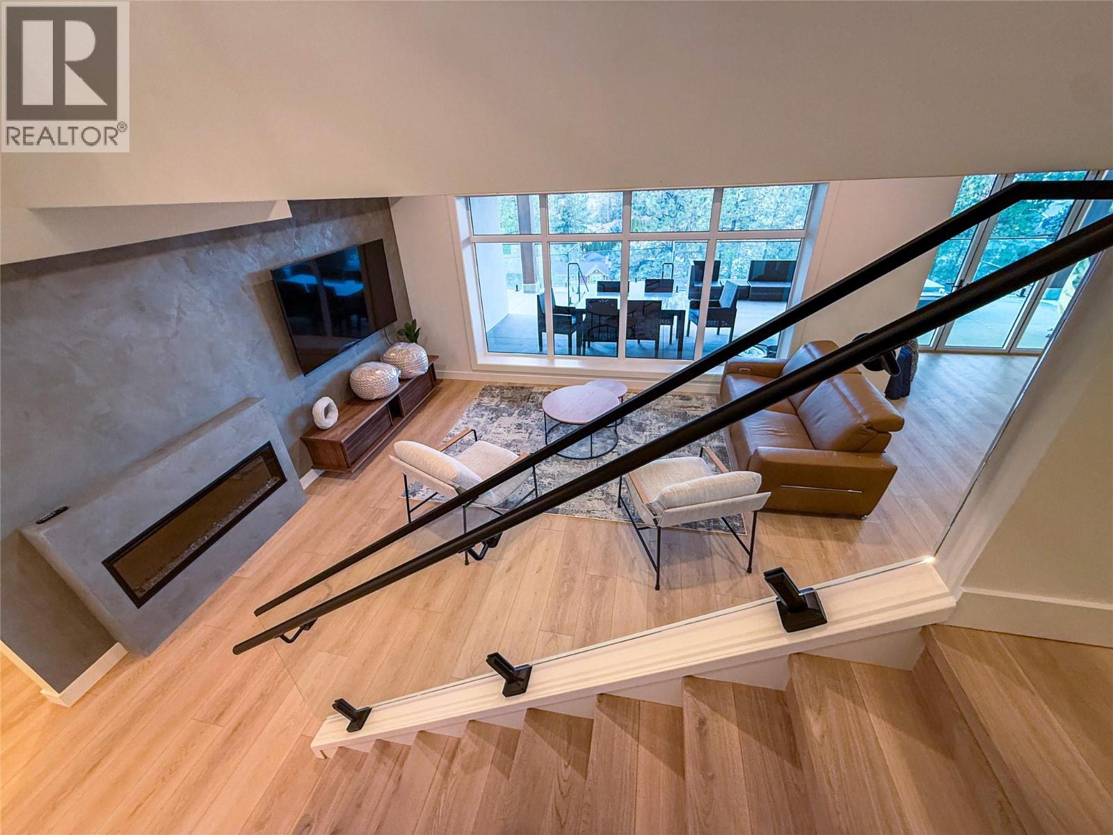 2703 HAWTHORN Drive, Penticton