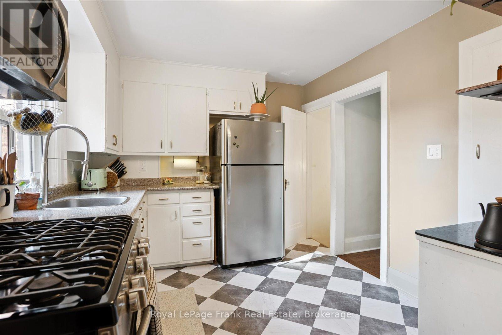 108 GREENWOOD AVENUE - 15