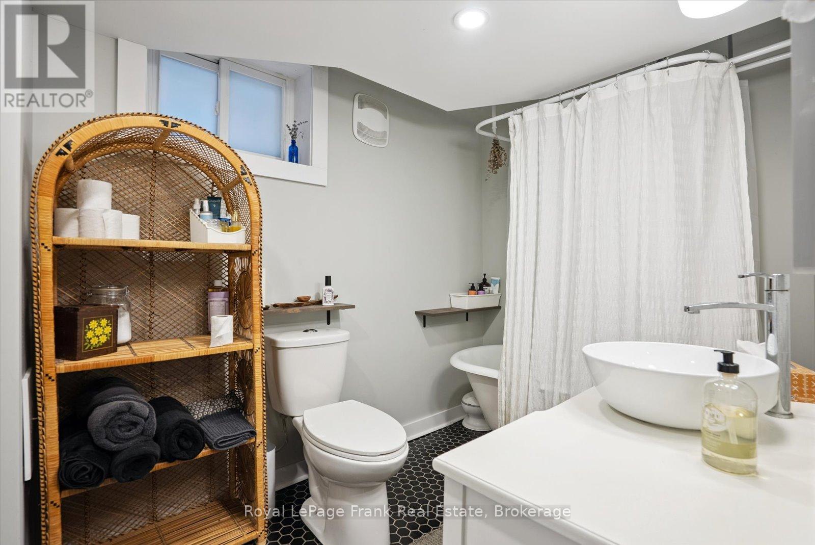108 GREENWOOD AVENUE - Image 34