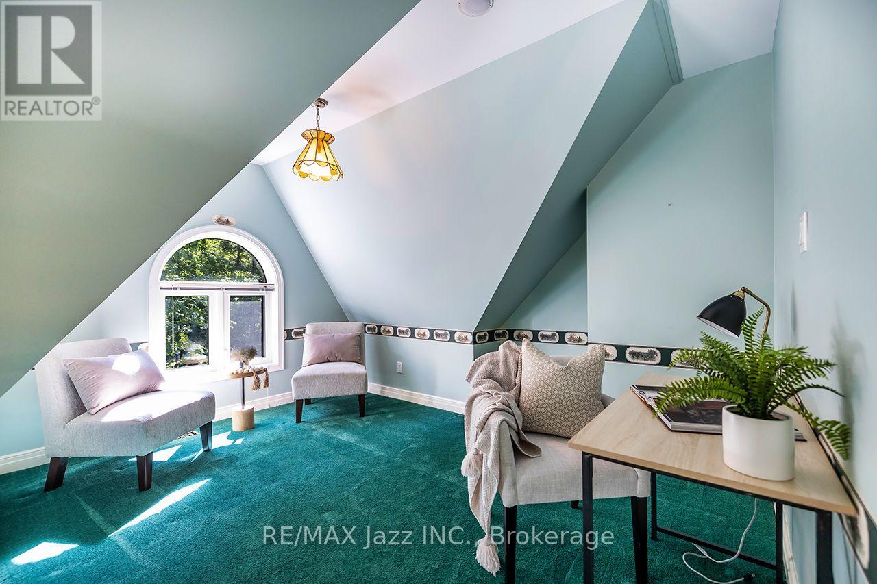 20 TIMBERLANE COURT - 24