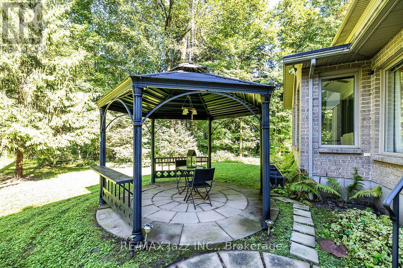 20 TIMBERLANE COURT - 37
