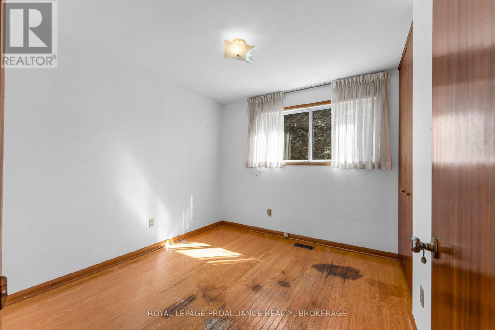 421 WINDWARD PLACE - Image 17