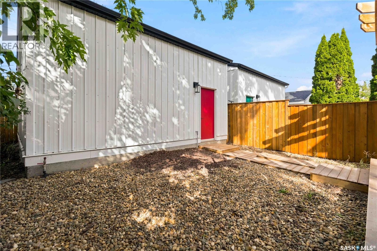 729 1st STREET E - Image 51