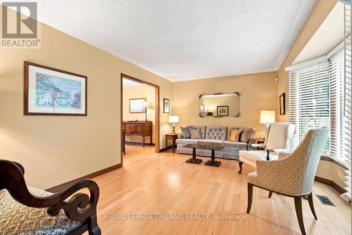 7 GLENVIEW CRESCENT, London North (North H) — photo 6