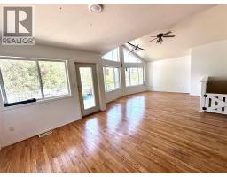 3pc Ensuite bath - 3966 Hwy 3 Highway, Rock Creek, BC V0H1Y0 Photo 9