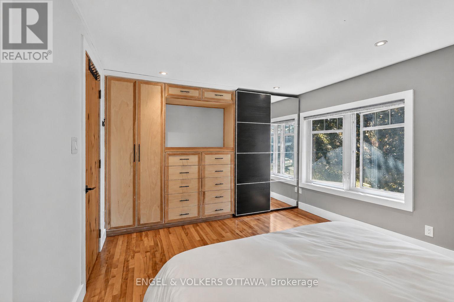 3 Bed, 3 Bath House for Sale in Ottawa – 309 FLORA STREET, Ottawa – MLS# X13754436 - Image 17
