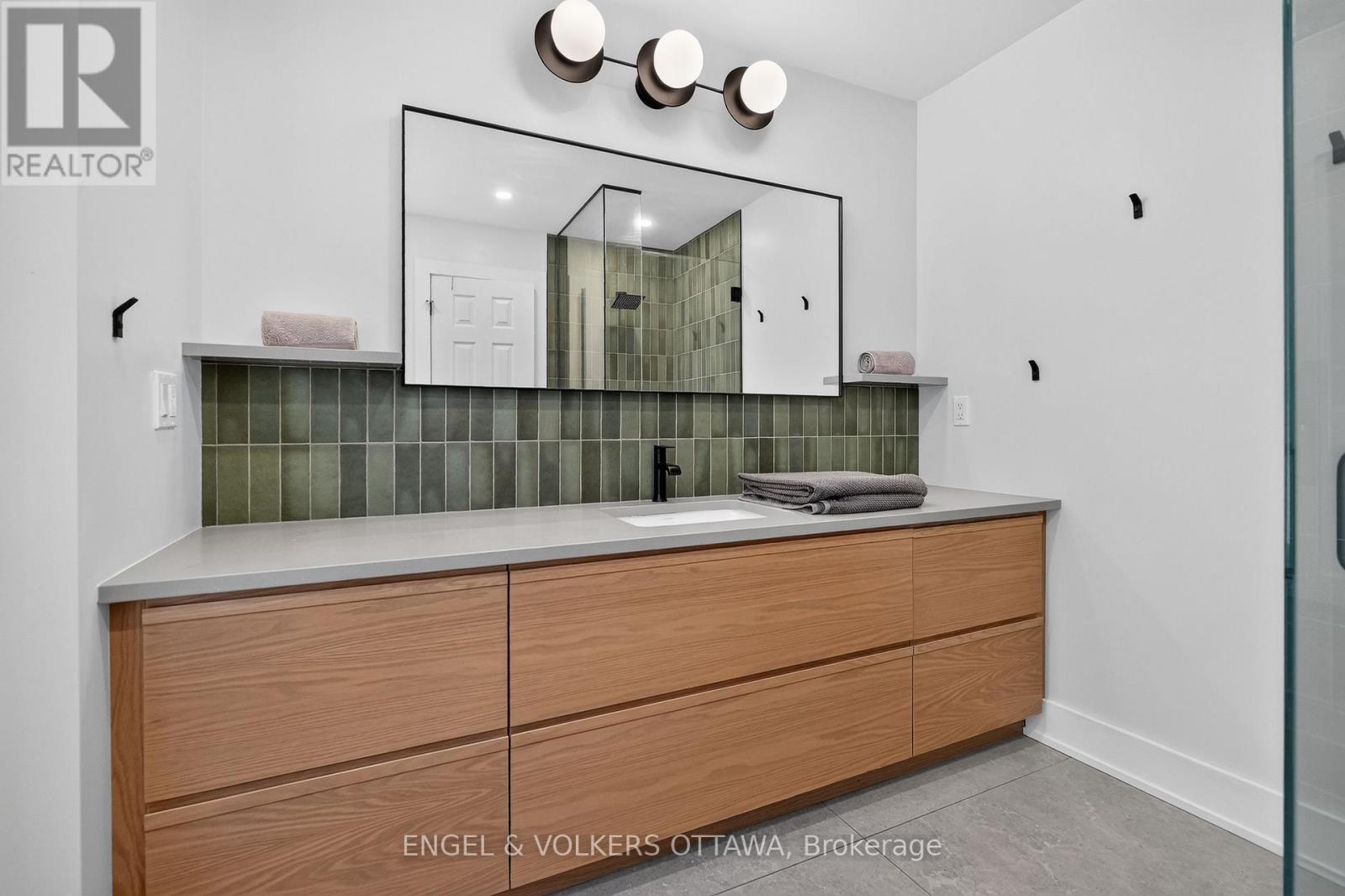 3 Bed, 3 Bath House for Sale in Ottawa – 309 FLORA STREET, Ottawa – MLS# X13754436 - Image 20