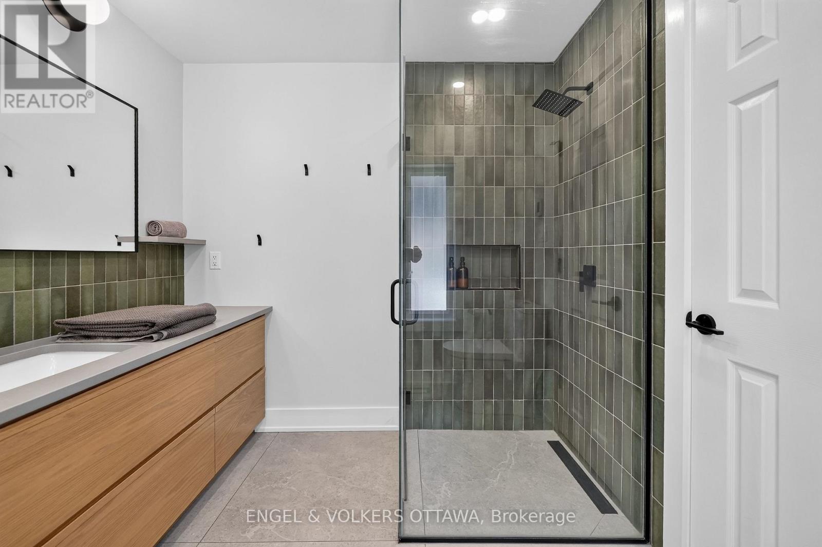3 Bed, 3 Bath House for Sale in Ottawa – 309 FLORA STREET, Ottawa – MLS# X13754436 - Image 21