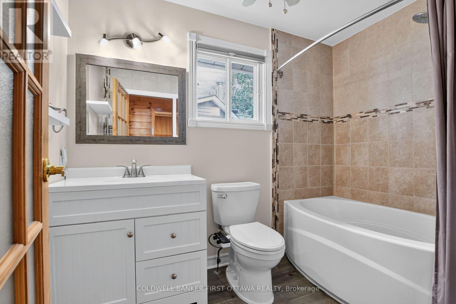 172 RICHARDS LANE - Image 34