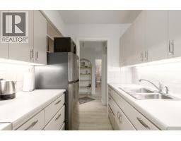 101 1737 Duchess Avenue, West Vancouver, BC V7V1P8 Photo 10