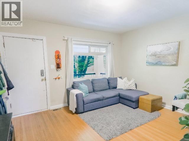 550 CASSIAR STREET, Vancouver — photo 2