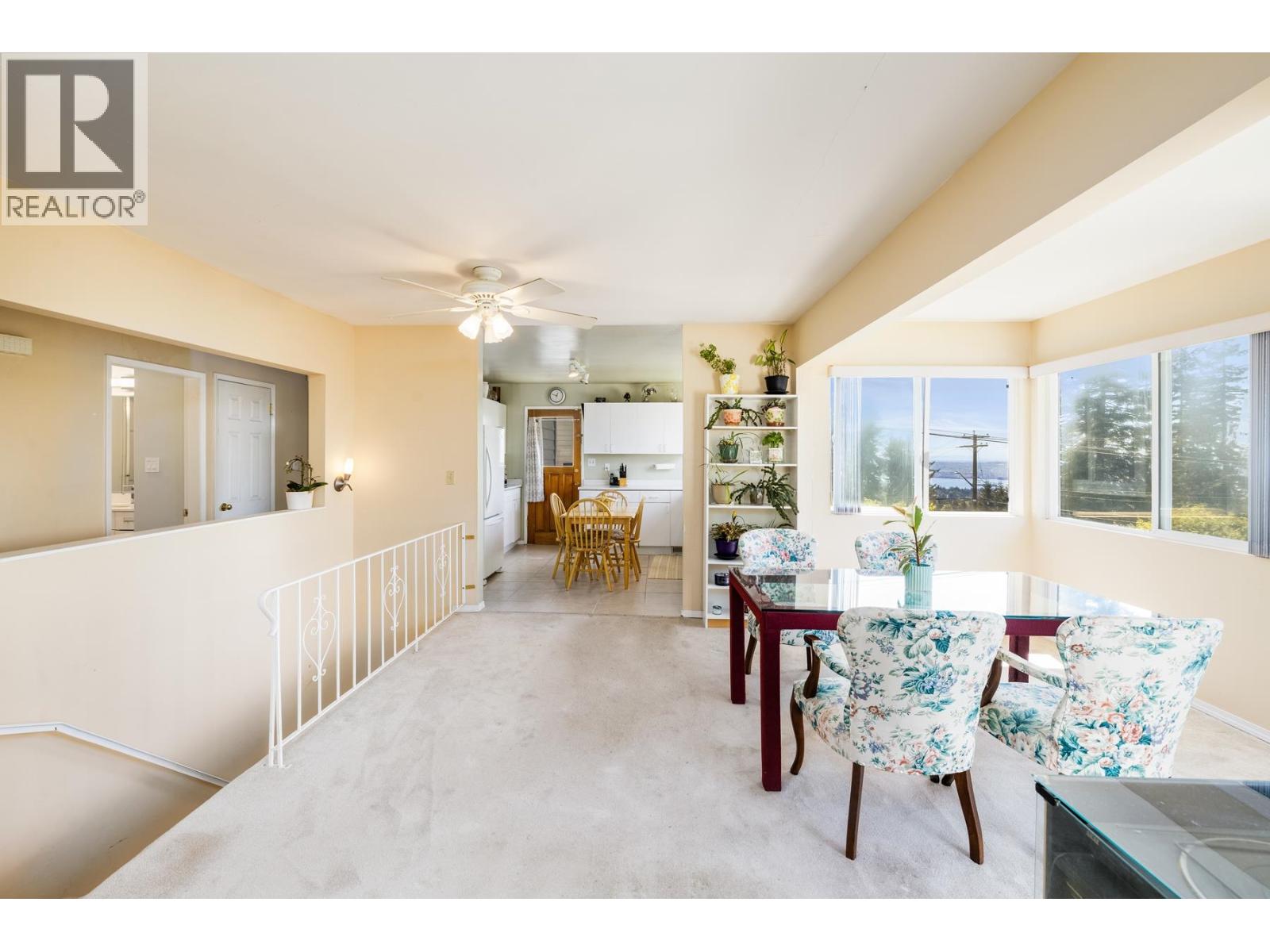 454 MONTERAY AVENUE, North Vancouver — photo 8