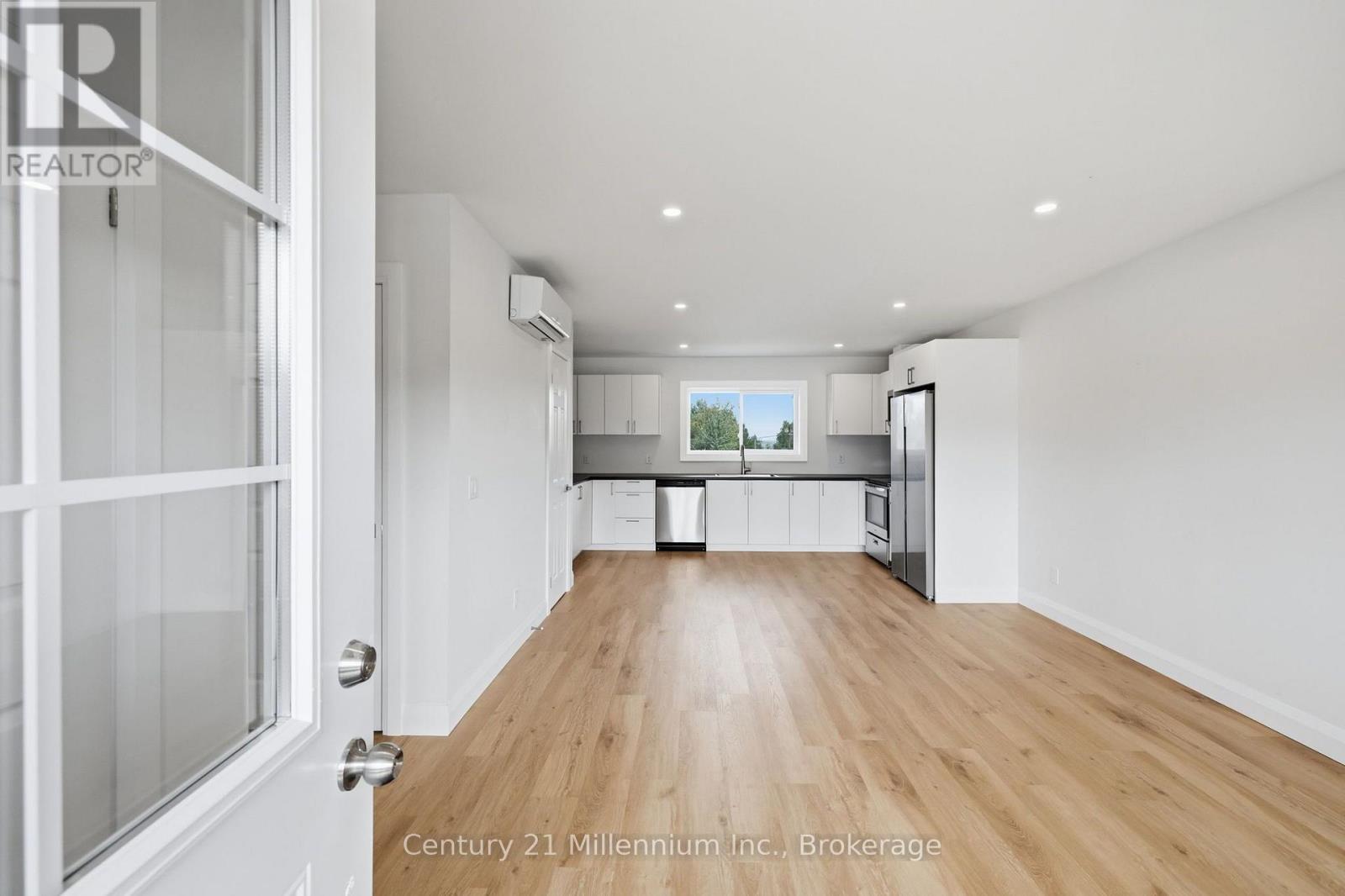 1 - 9592 BEACHWOOD ROAD, Collingwood — photo 2