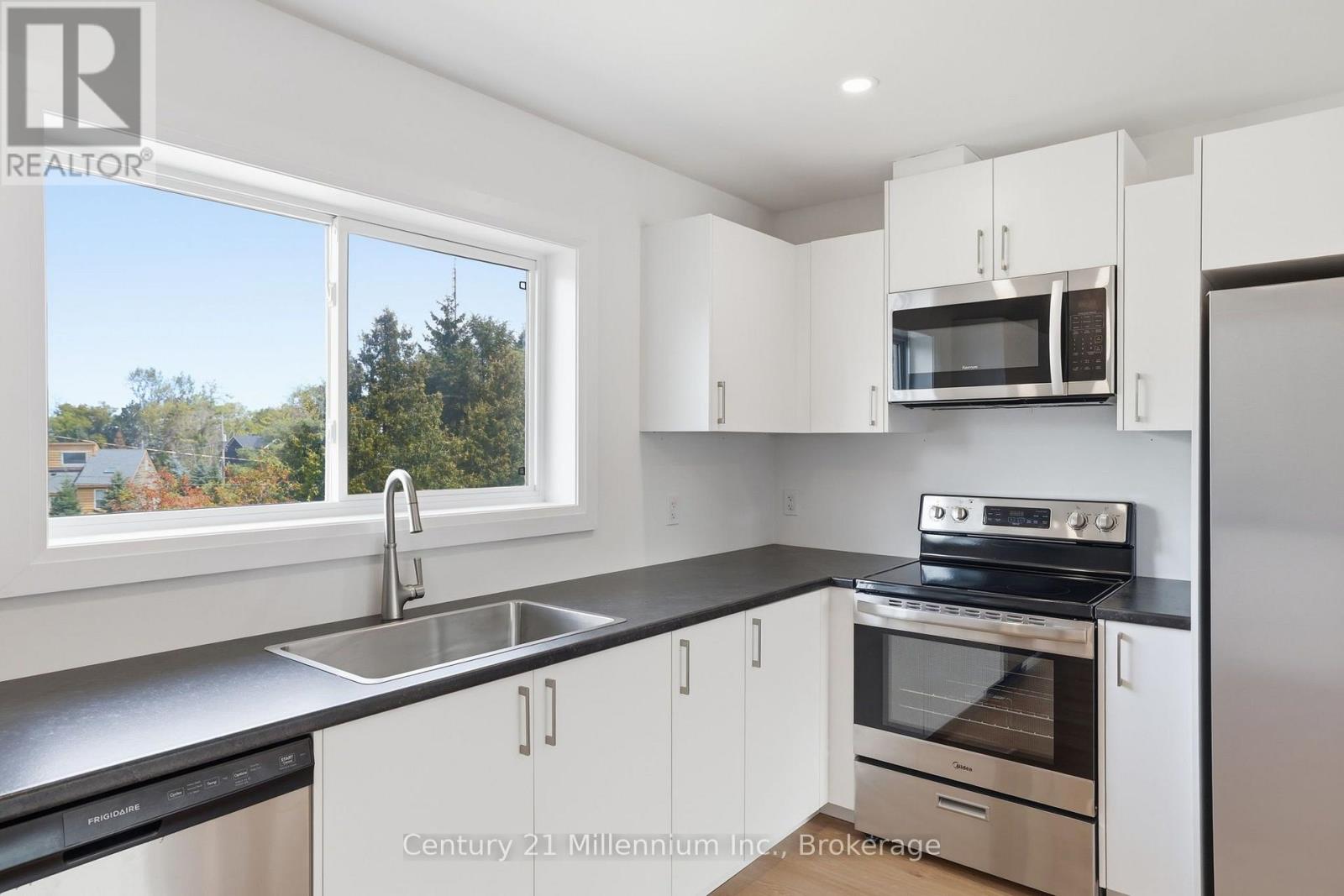 1 - 9592 BEACHWOOD ROAD, Collingwood — photo 5