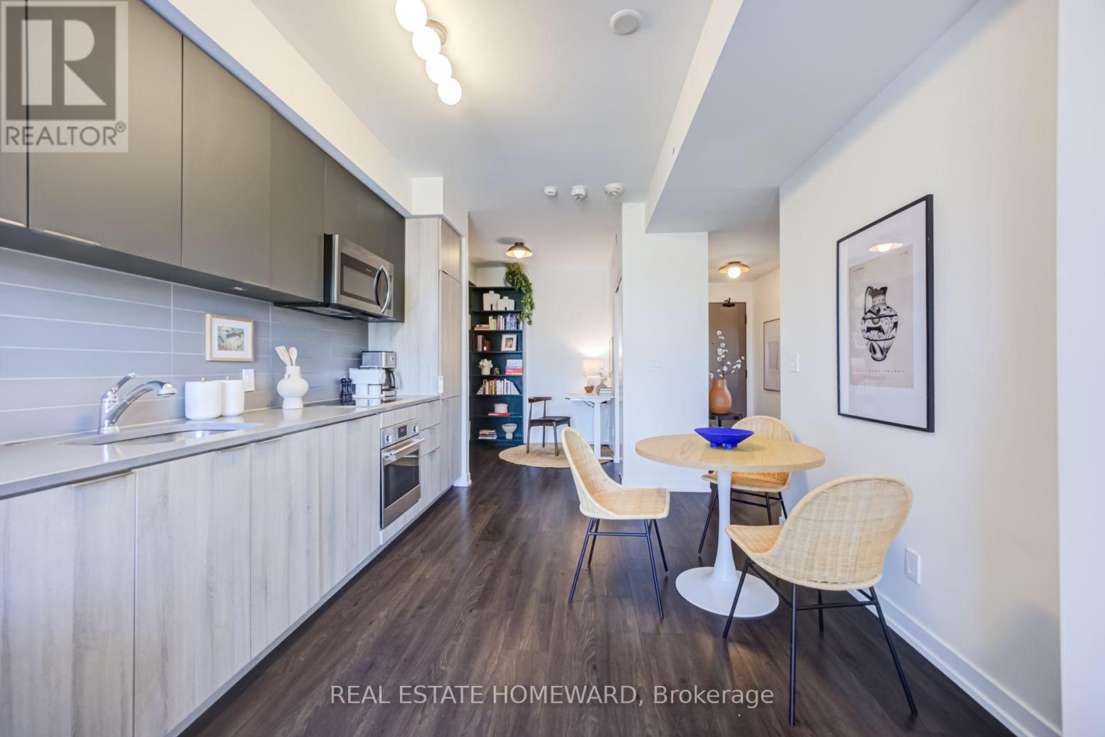 #309 223 ST CLAIR AVENUE W - 10