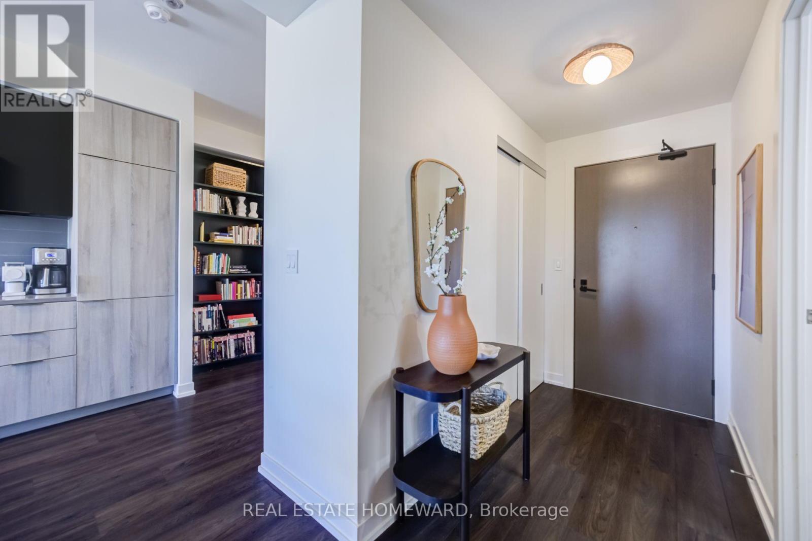#309 223 ST CLAIR AVENUE W - 2