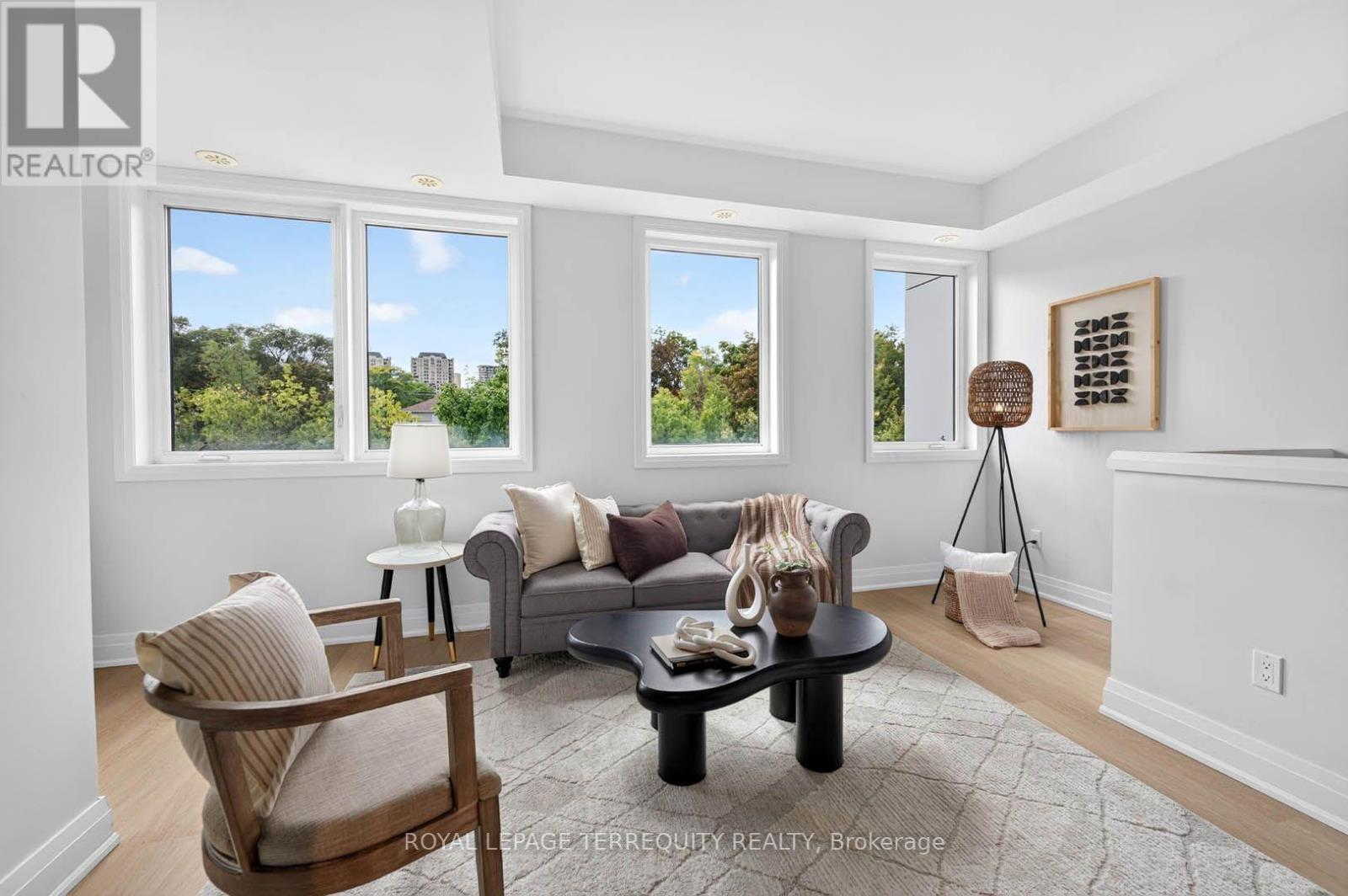 #16 780 SHEPPARD AVENUE E - 12