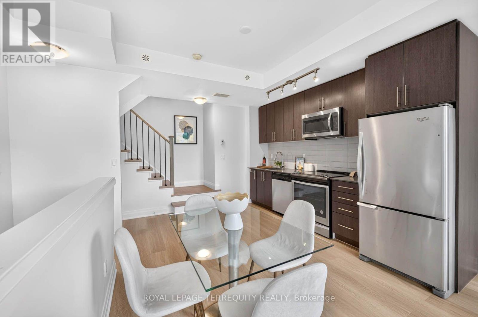 #16 780 SHEPPARD AVENUE E - 14