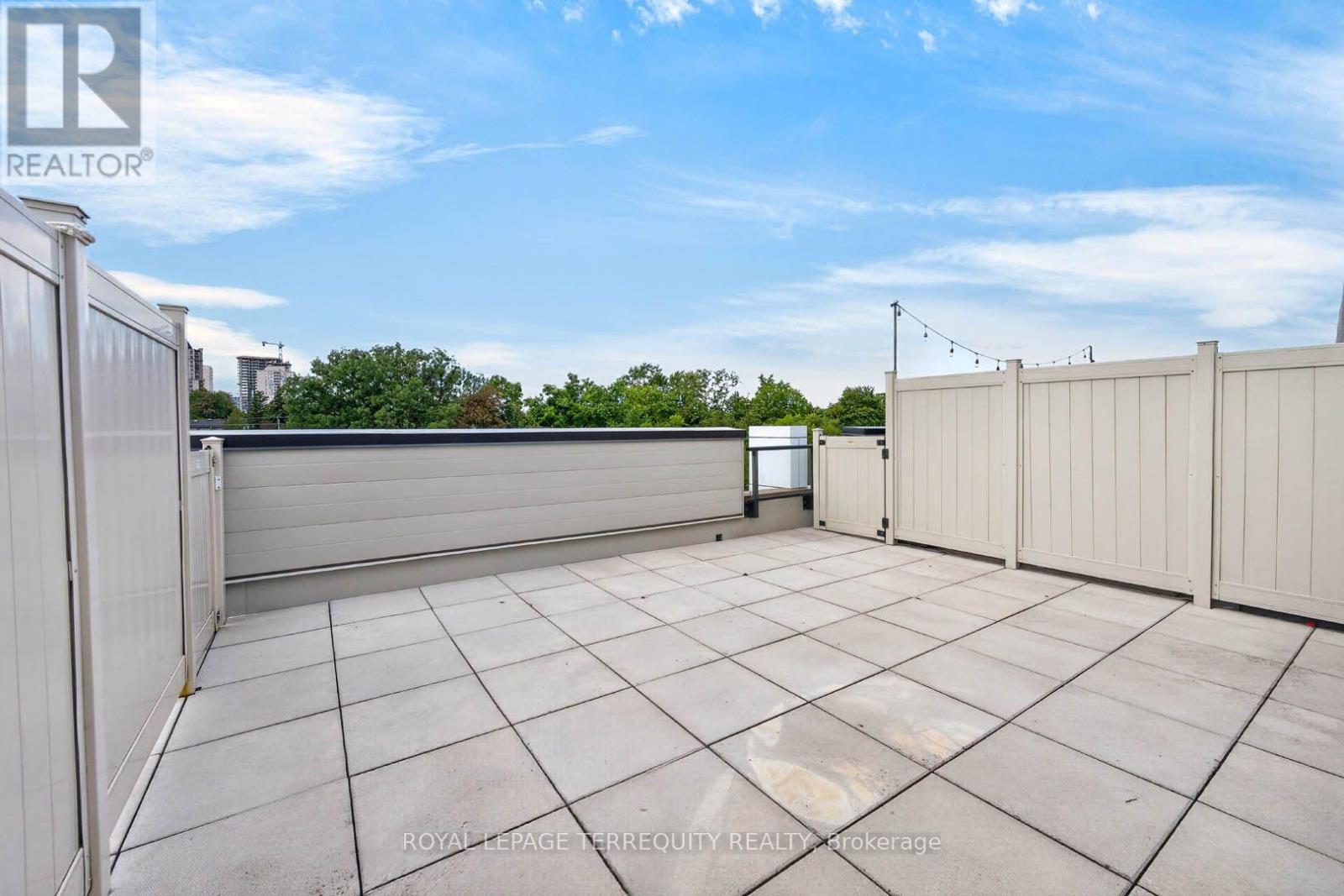 #16 780 SHEPPARD AVENUE E - 34