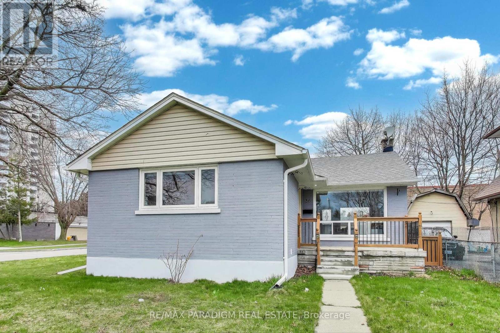 UPPER - 36 RIDEOUT STREET, Ajax (South East) — photo 1
