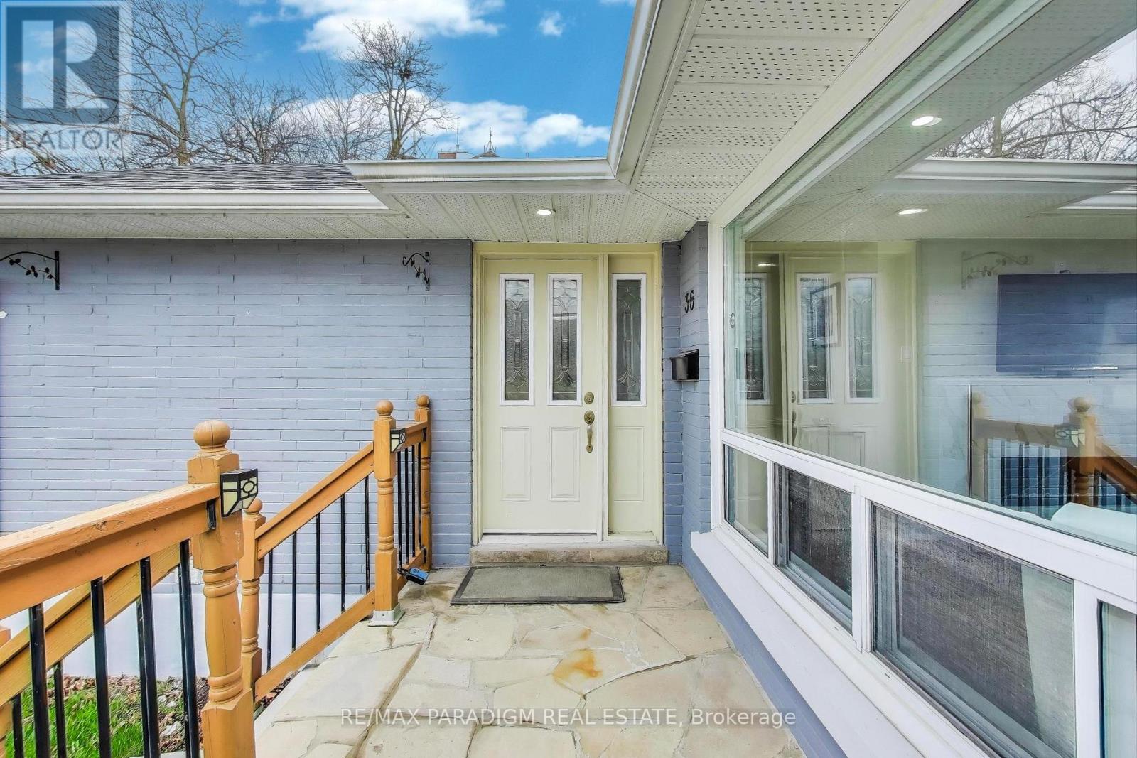 UPPER - 36 RIDEOUT STREET, Ajax (South East) — photo 2
