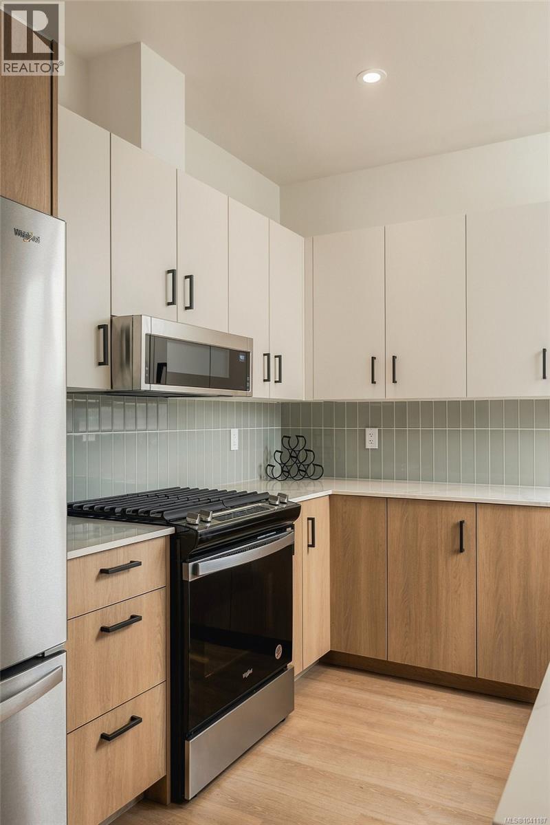 671 Madrona Pl, Langford — photo 9