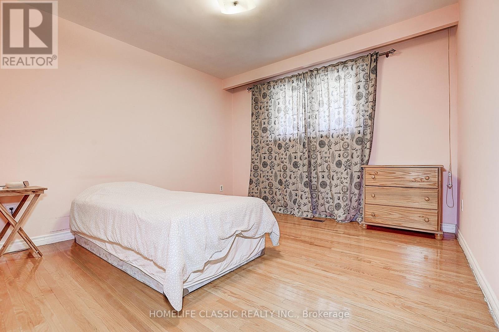 69 ELM AVENUE - 21