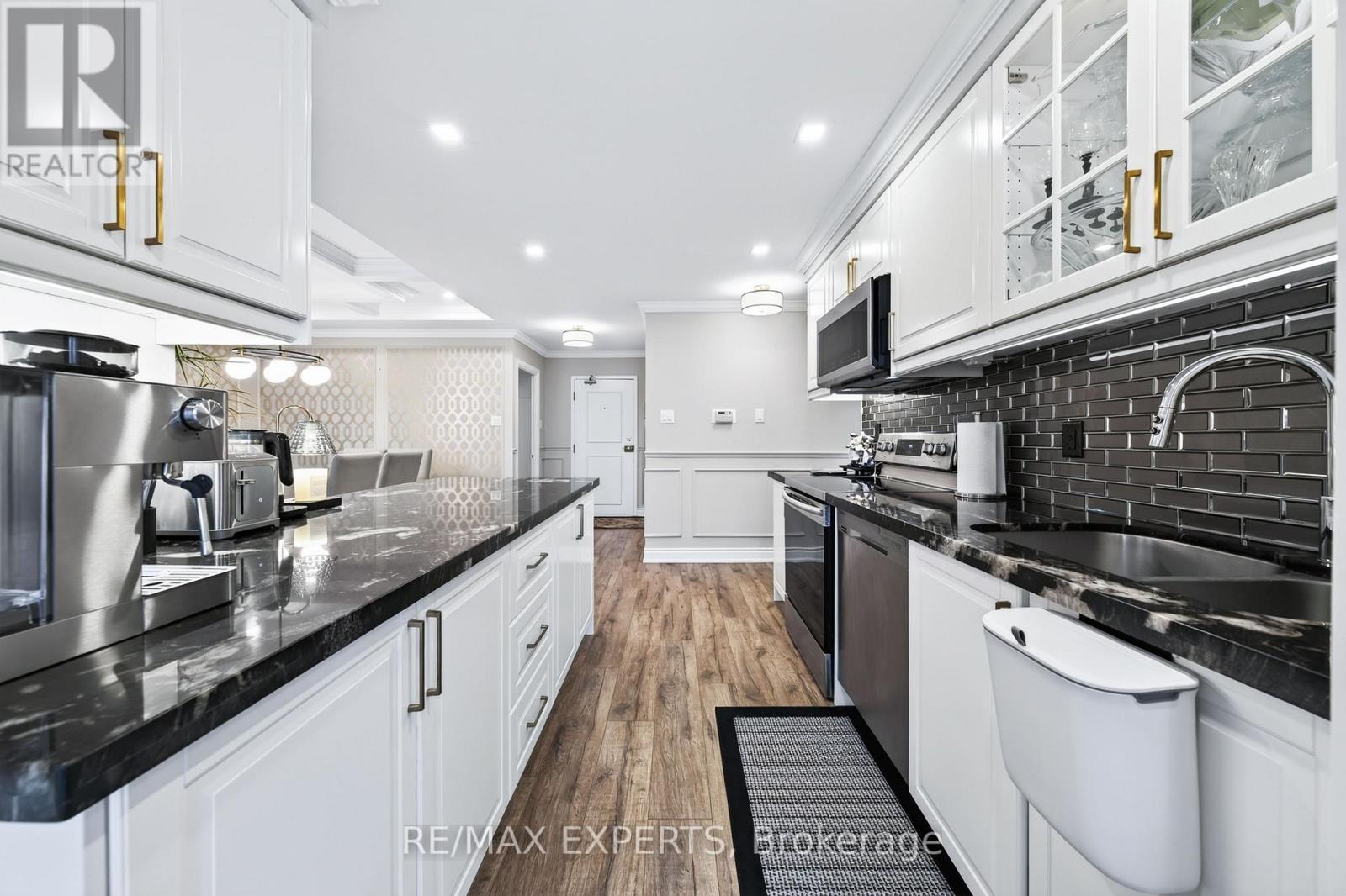 #PH01 30 HARDING BOULEVARD W - 18
