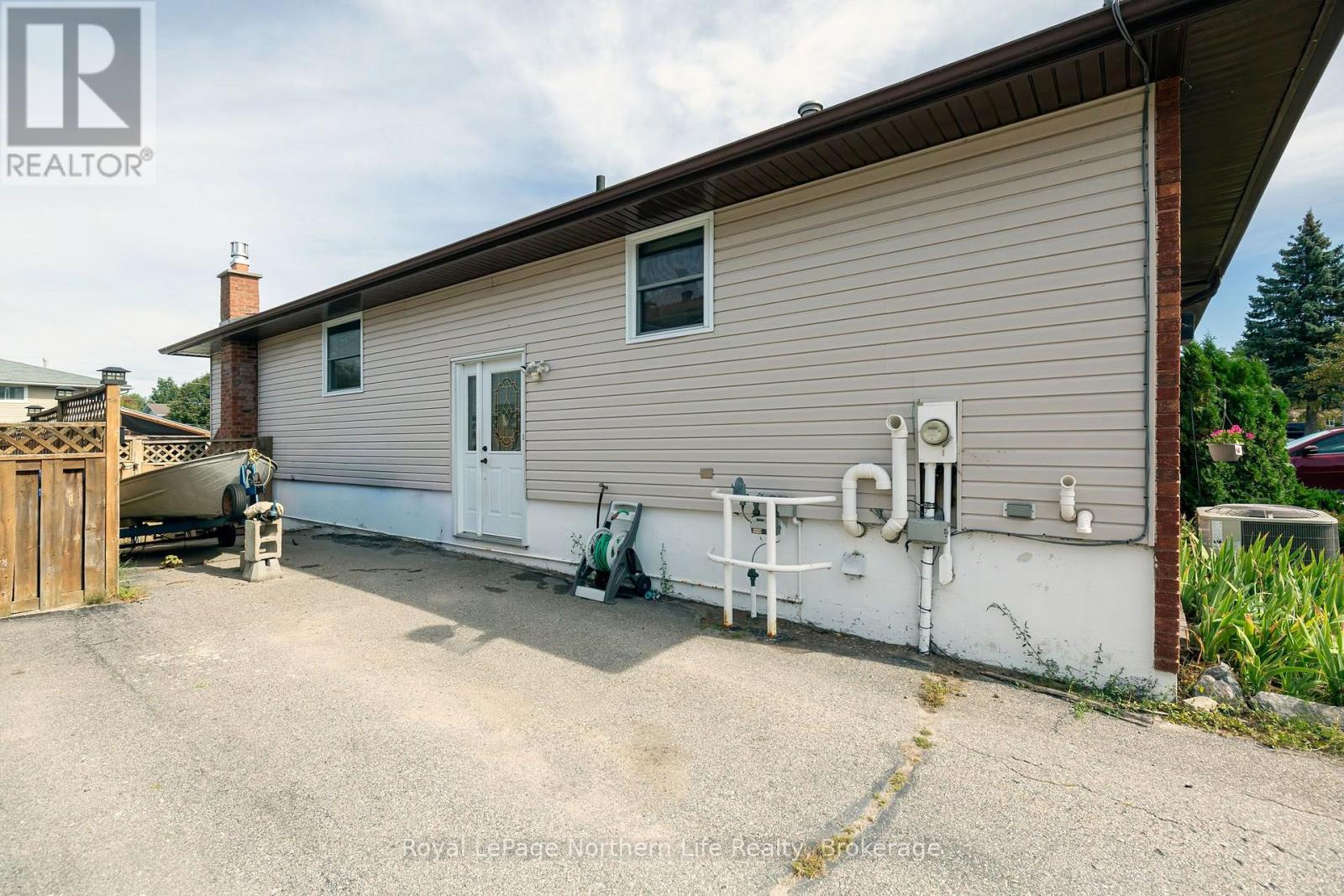 23 HARRIS DRIVE - 30