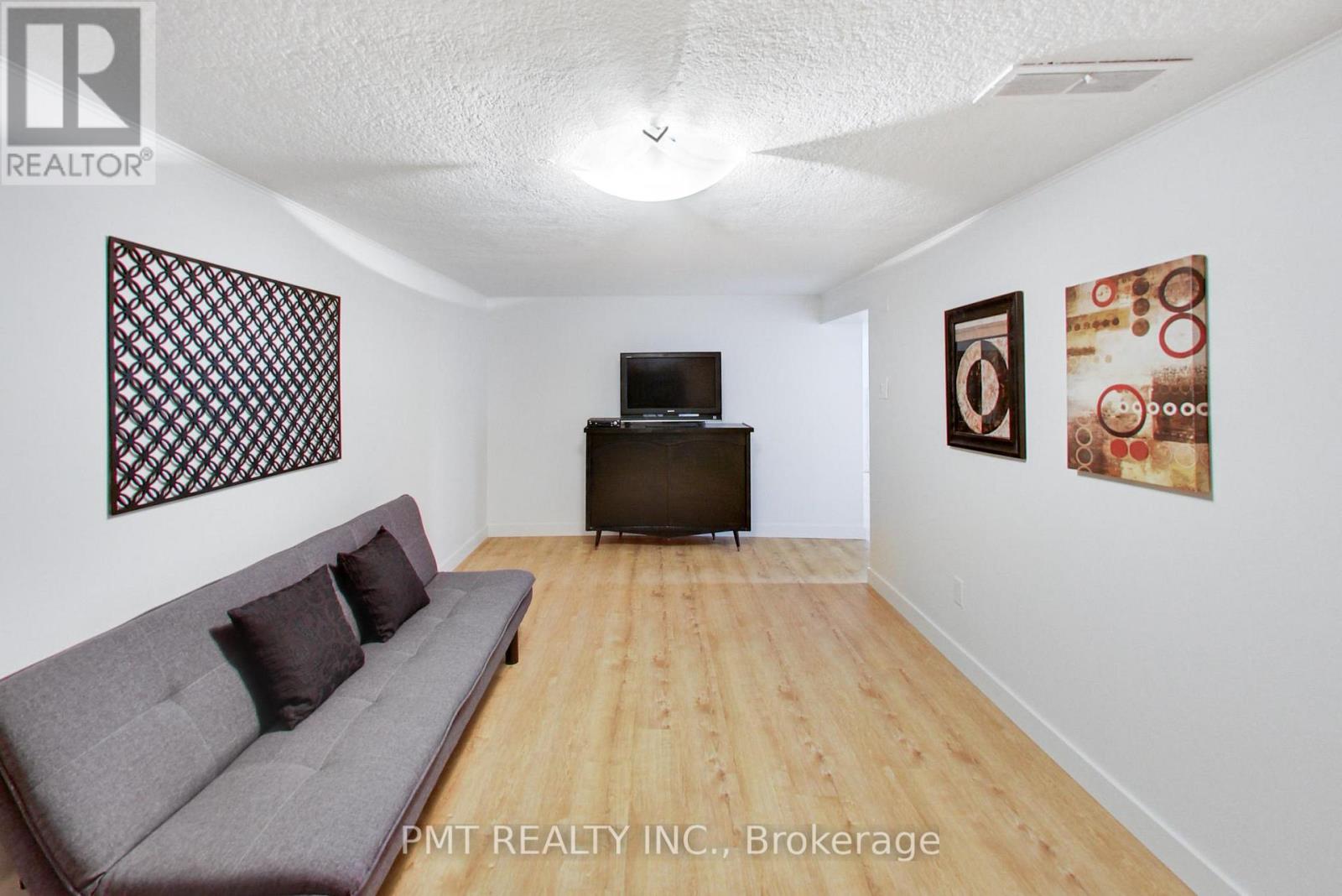 25 RONALD AVENUE - 28