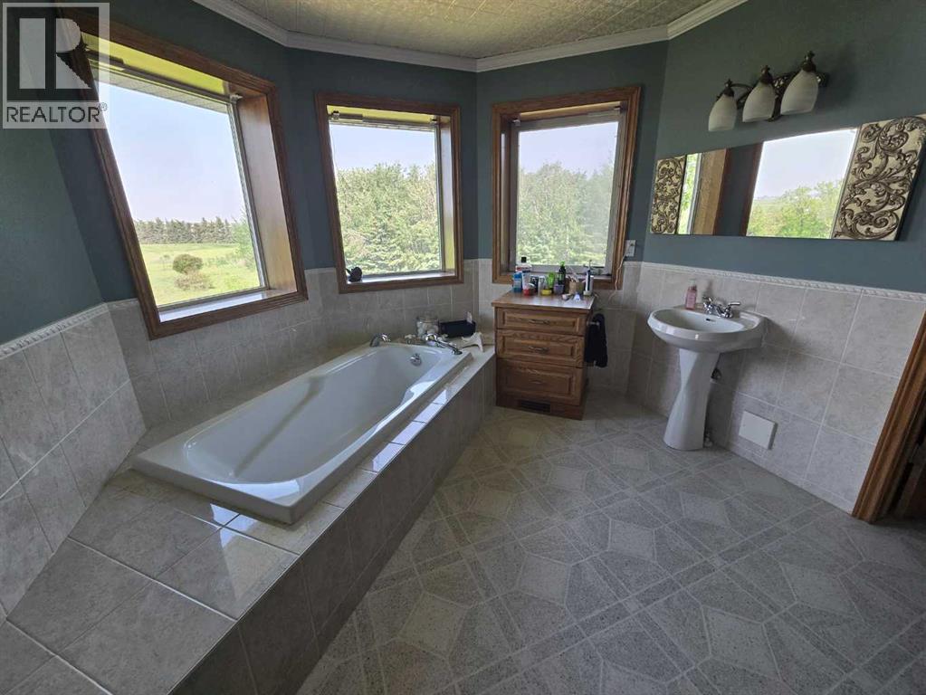 Listing photo – 28244 Highway 590, Rural Red Deer County
