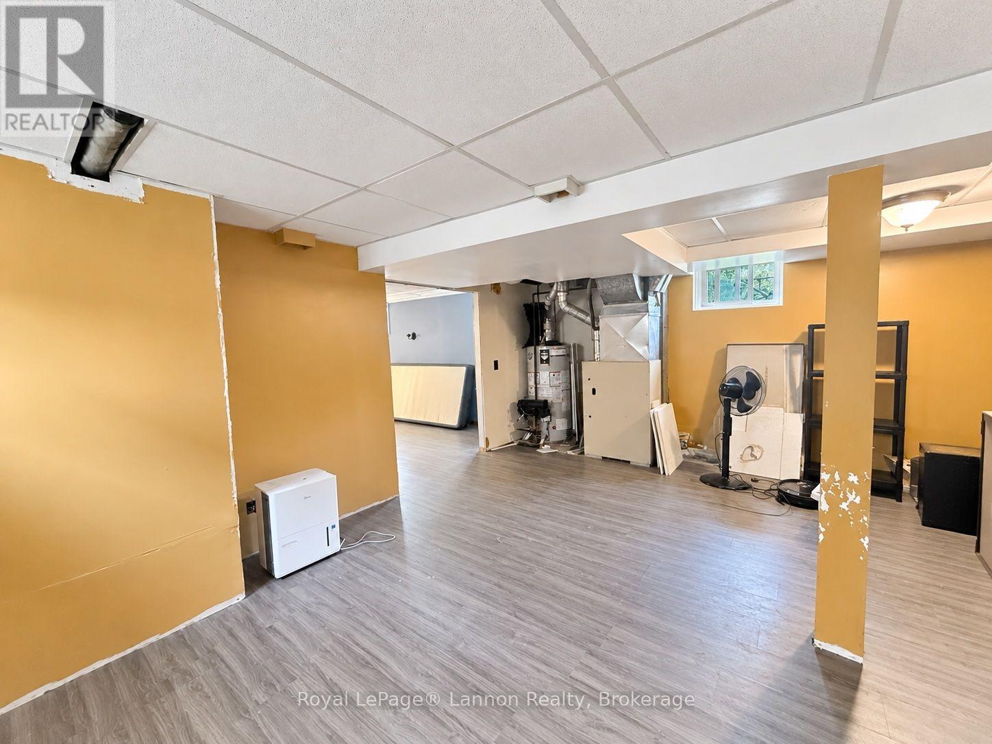 498 GRENVILLE AVENUE - 23