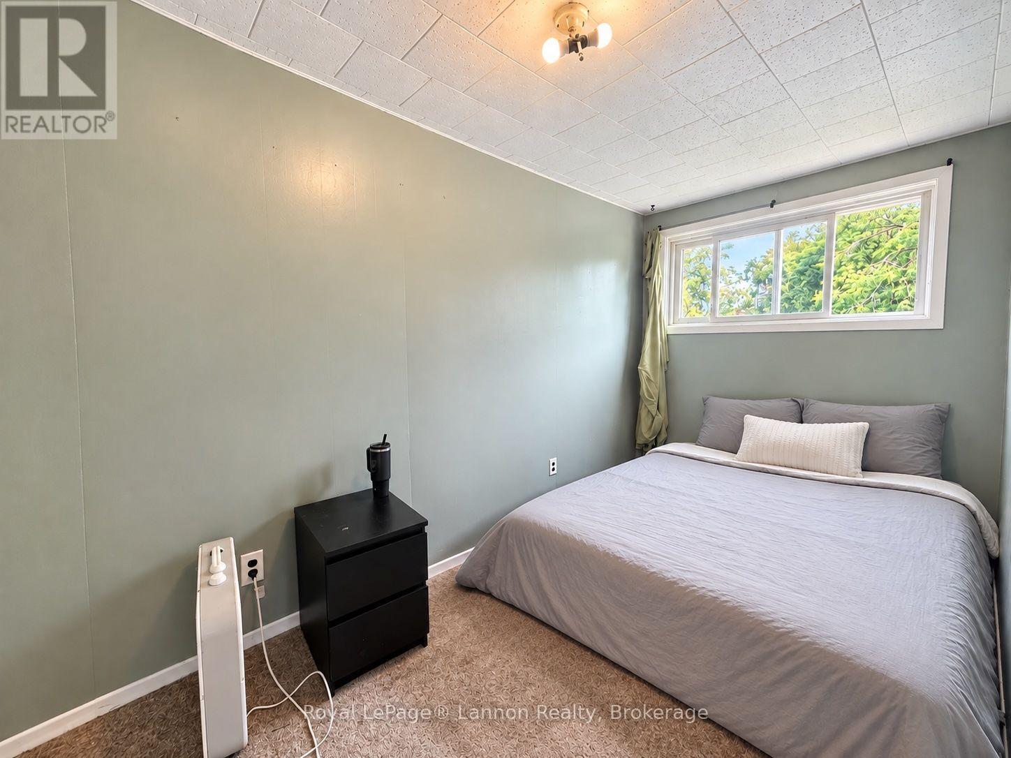 498 GRENVILLE AVENUE - 10