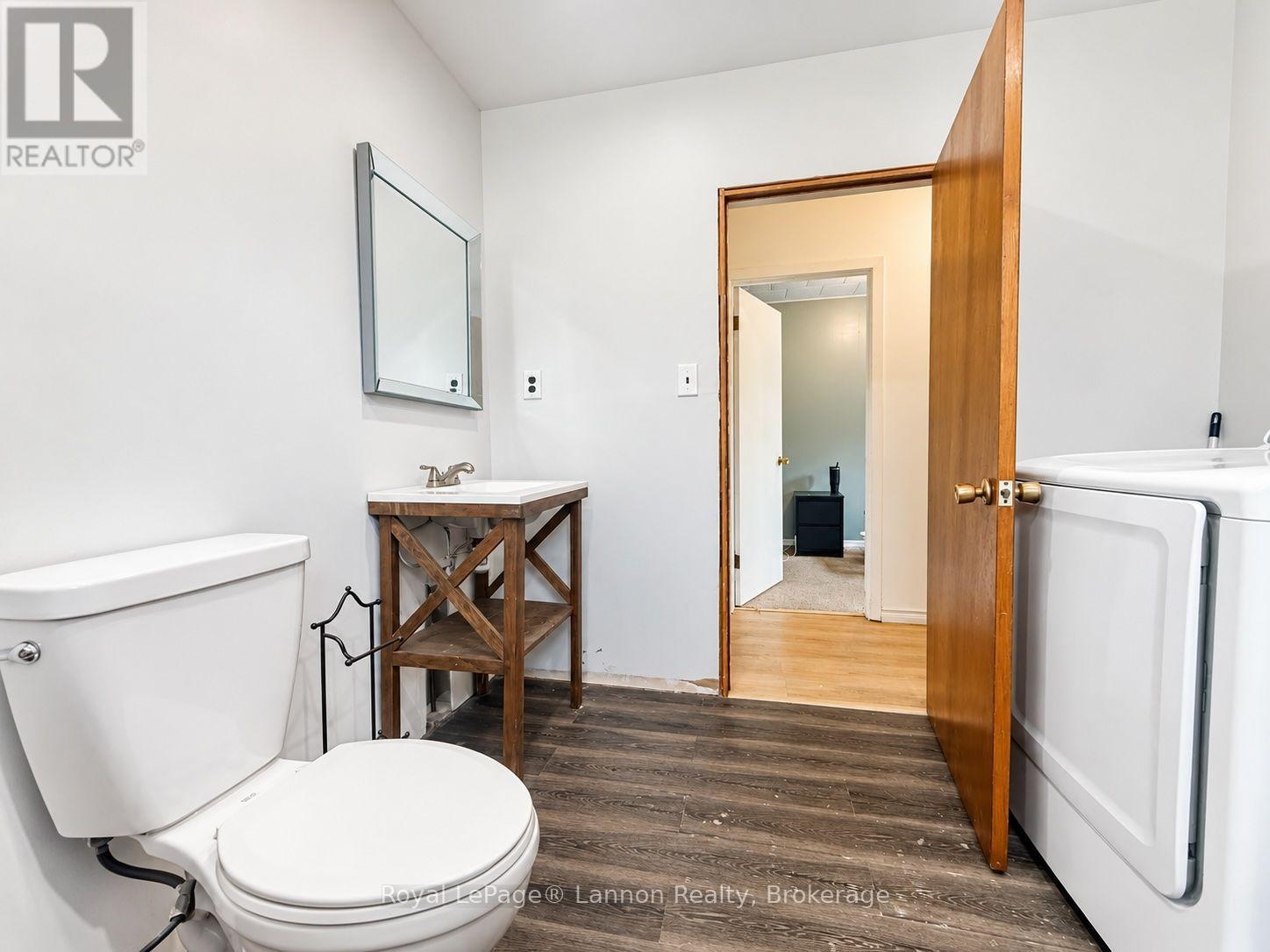 498 GRENVILLE AVENUE - 16