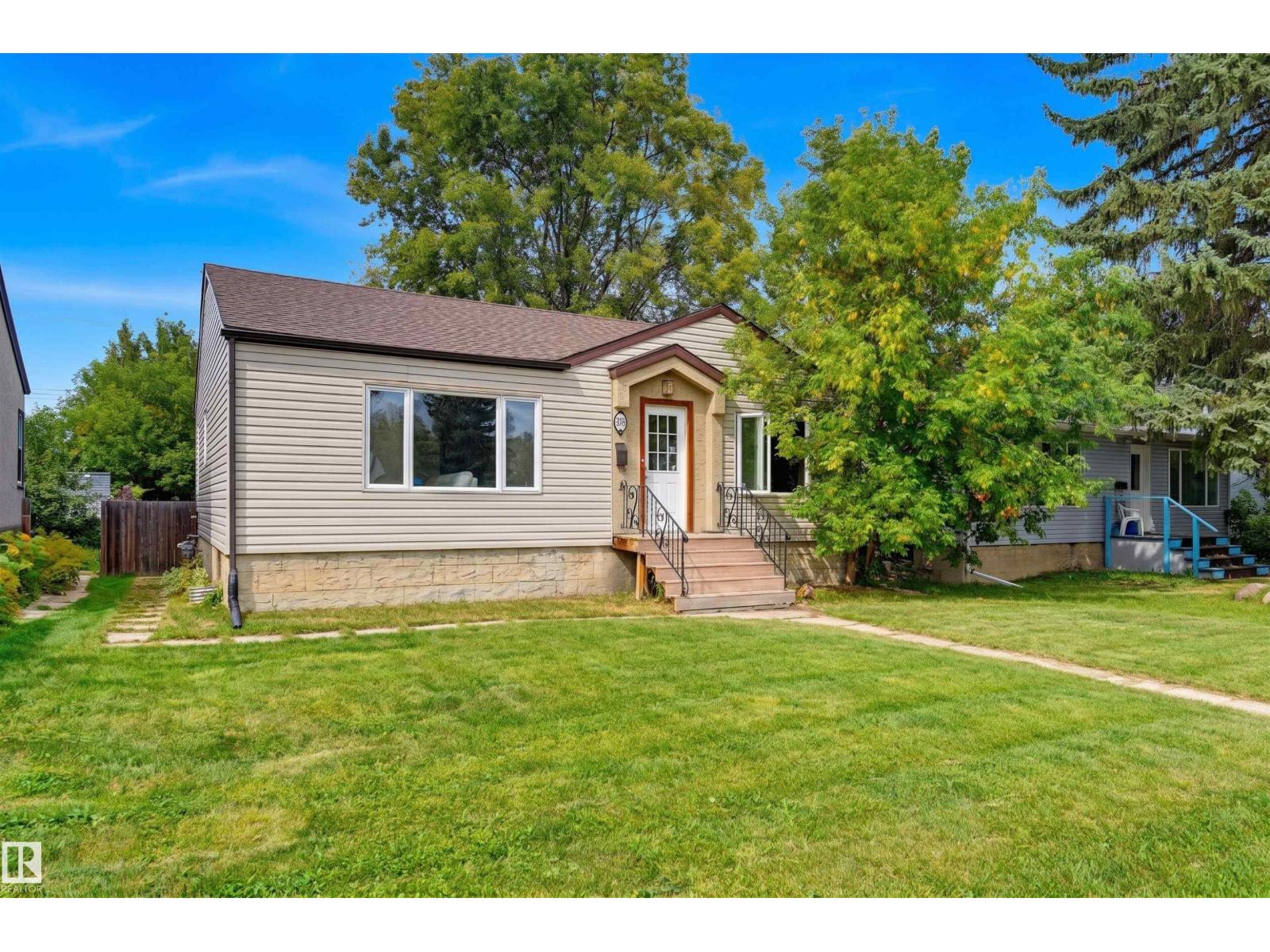 10670 61 AV NW, Edmonton, Alberta, T6H1L7