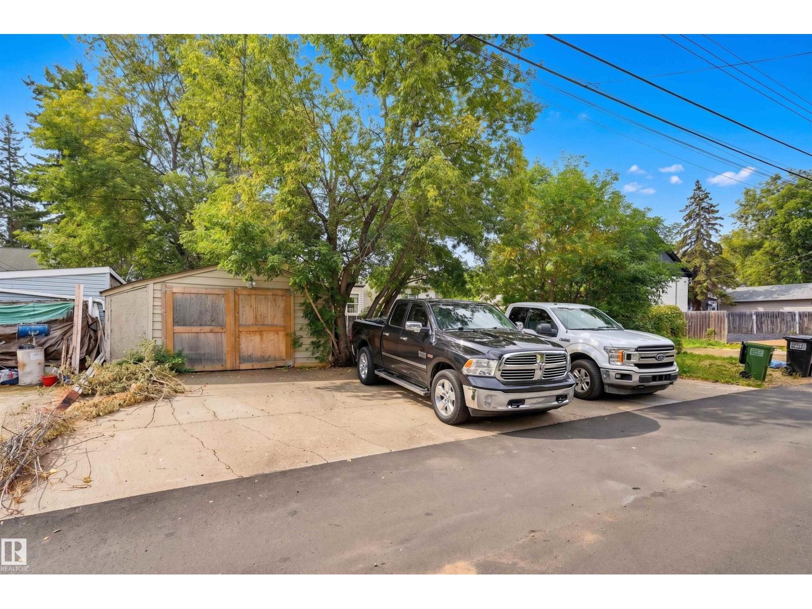 10670 61 AV NW - 19