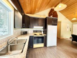 564 Goldeneye Lane, Duck Mountain Provincial Park, MB R0L1Z0 Photo 8